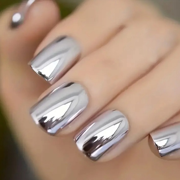 Press On Nails Short Super Shiny Nails Square Silver 24 Pcs - Picture 1 of 4